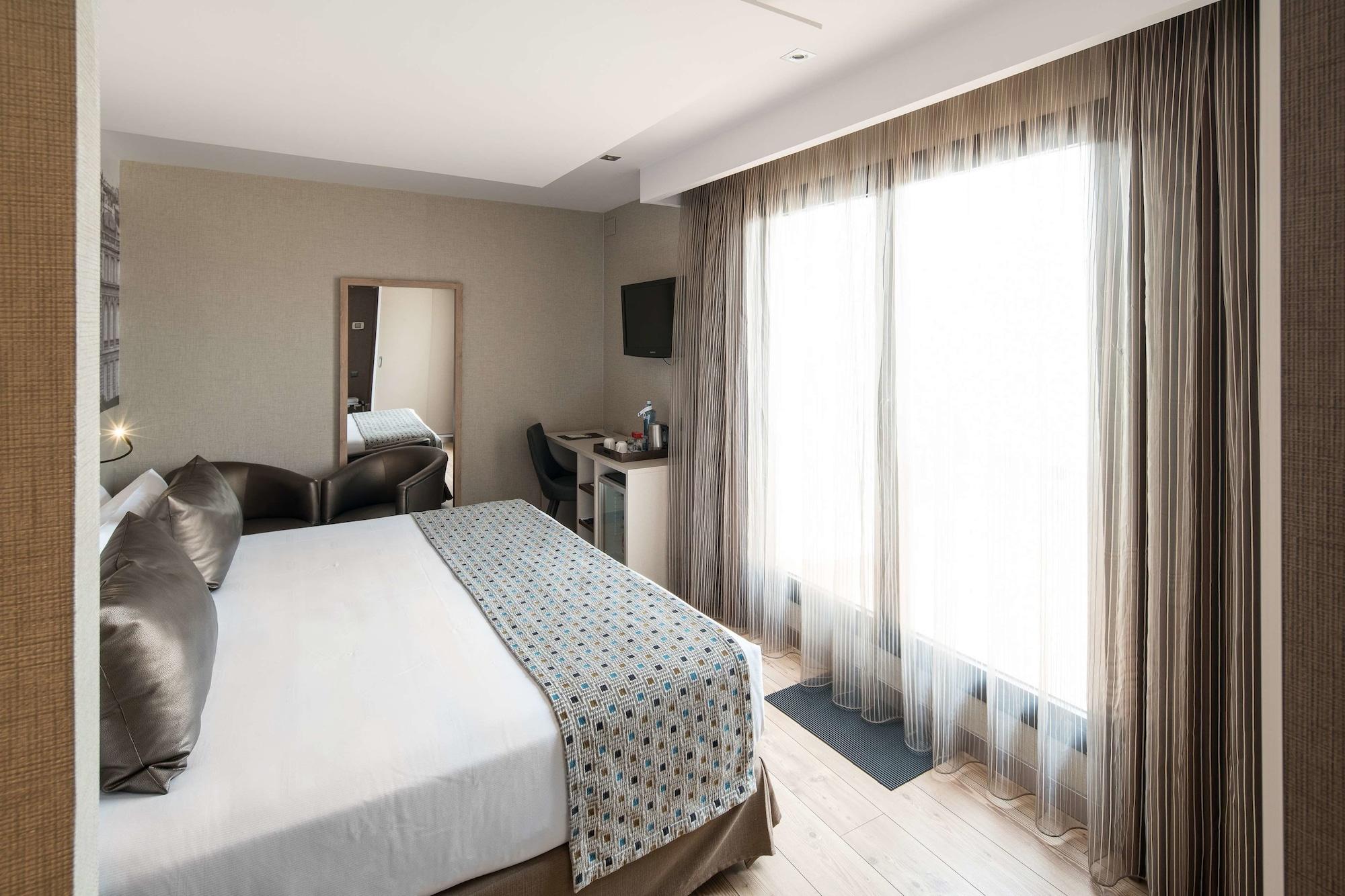 Hotel Catalonia Born 4*