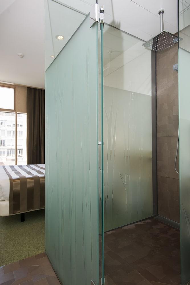 Ako Hotel 4*