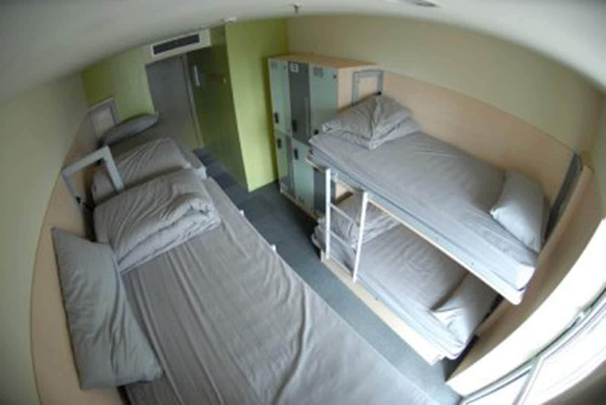 Urbany Hostal *