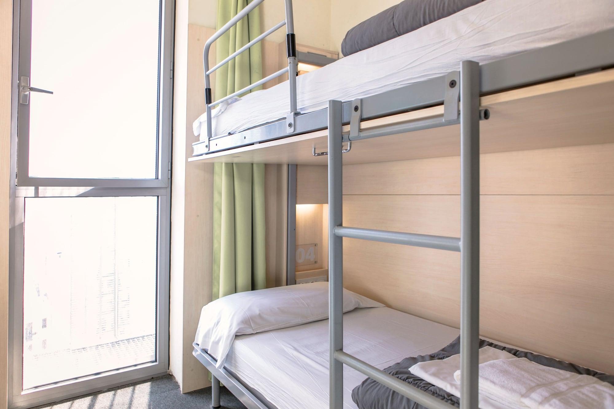 Urbany Hostal *