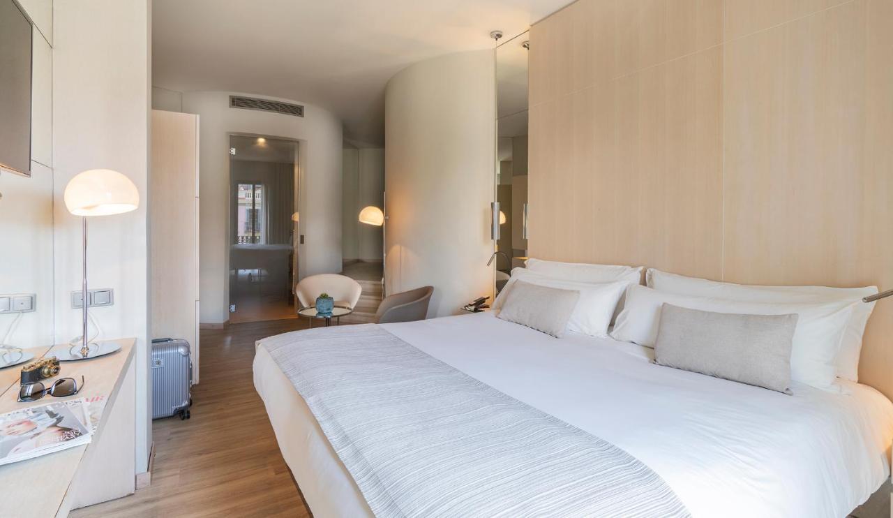Cram Hotel