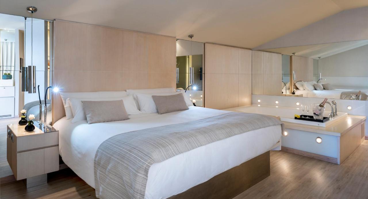 Hotel Cram