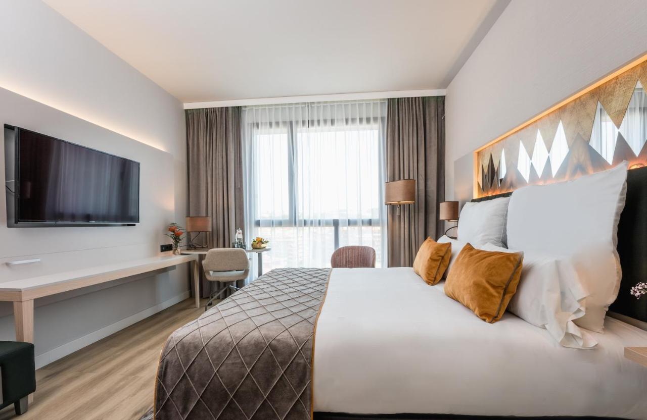Leonardo Royal Fira Hotel