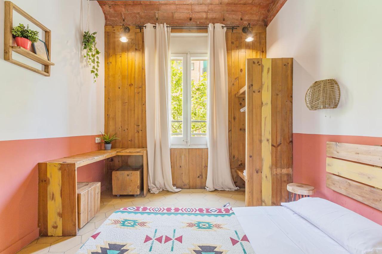 Bird House Hostel *