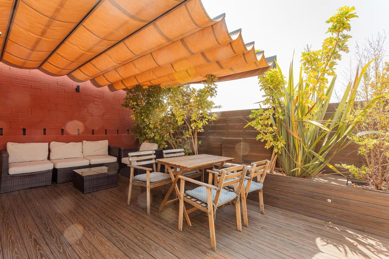 Bird House Hostel *