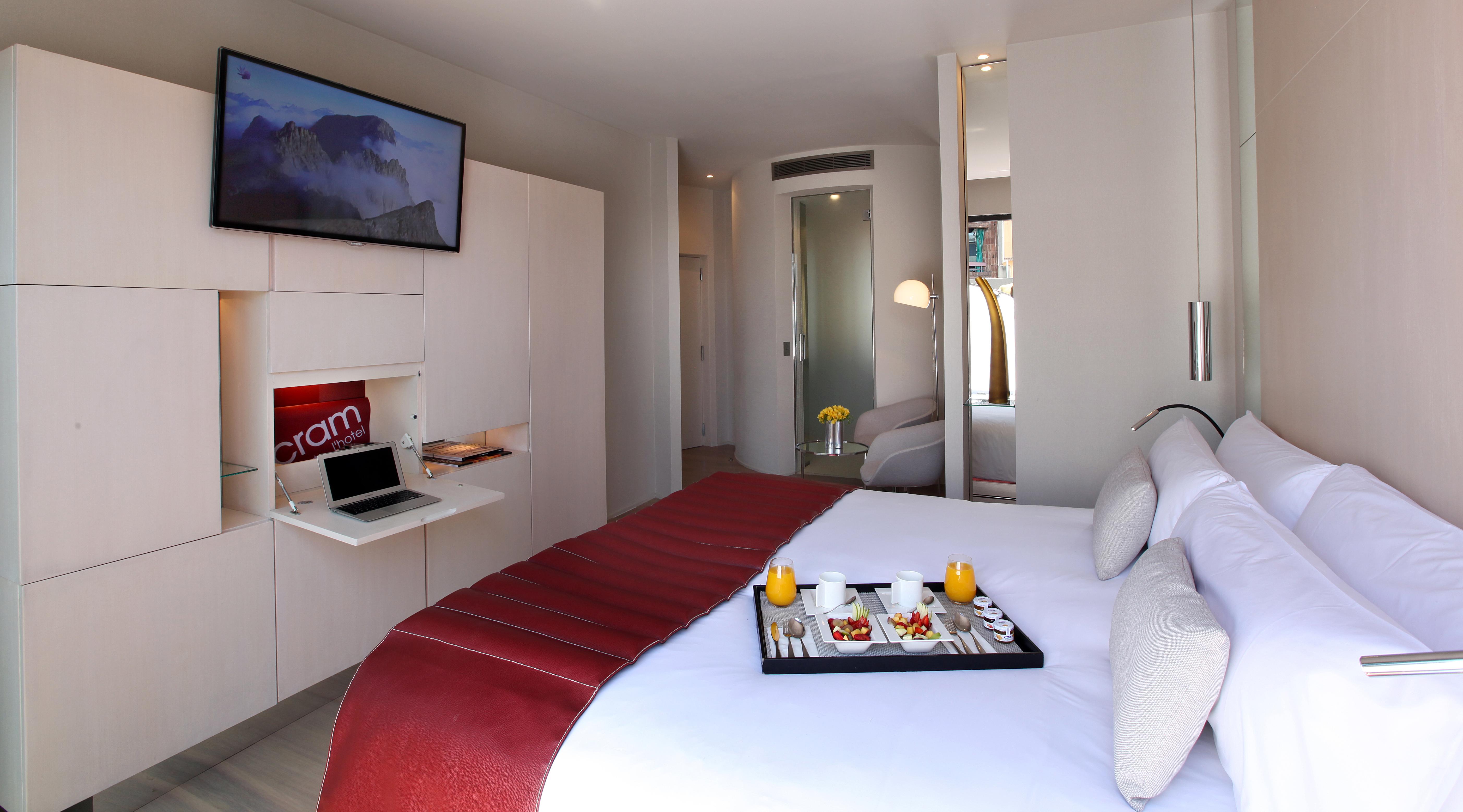 Cram Hotel