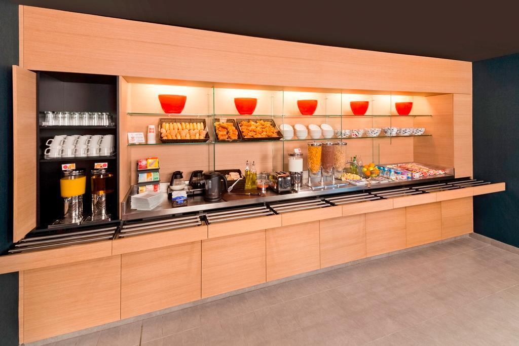 Ibis Plaza Glories 22@ Hotel 2*