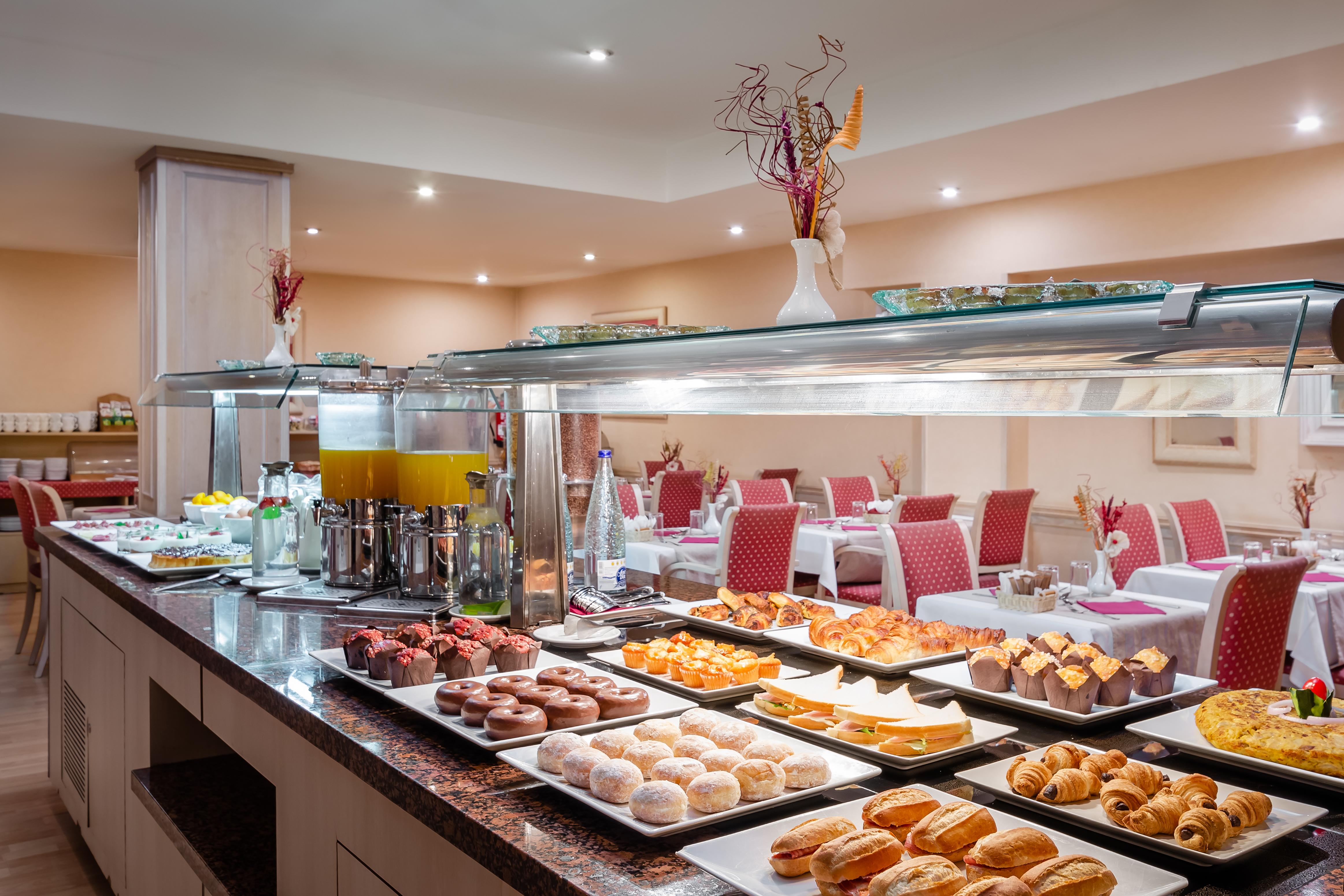 Sunotel Junior Hotel 2*