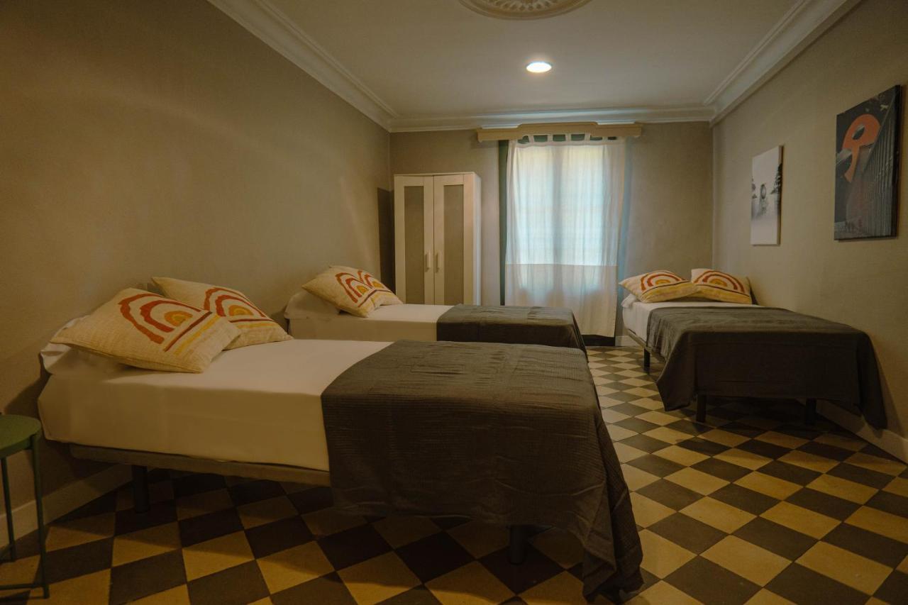 Apartahotel Ideal Ramblas 2*