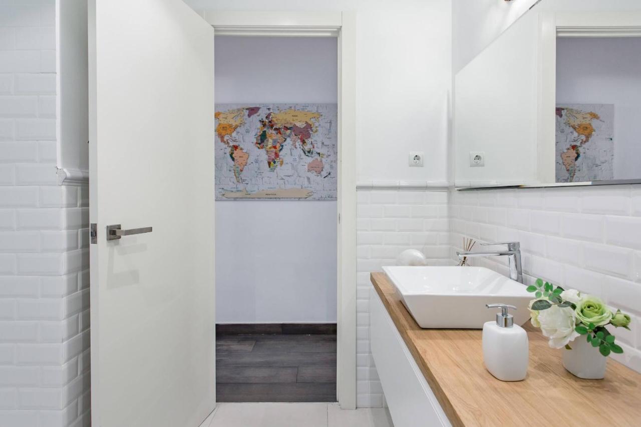 Stylish With Terrace For Couple Or Family Apartment