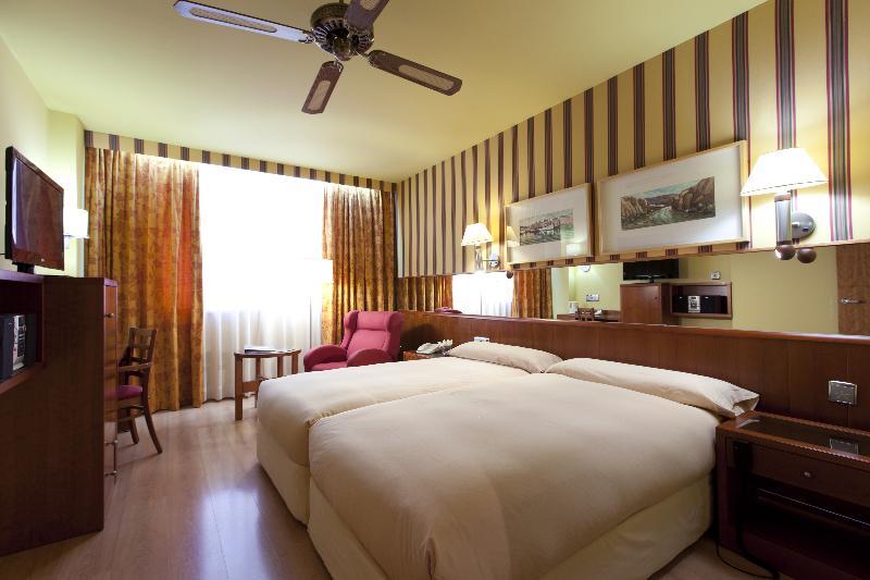 Hotel Senator