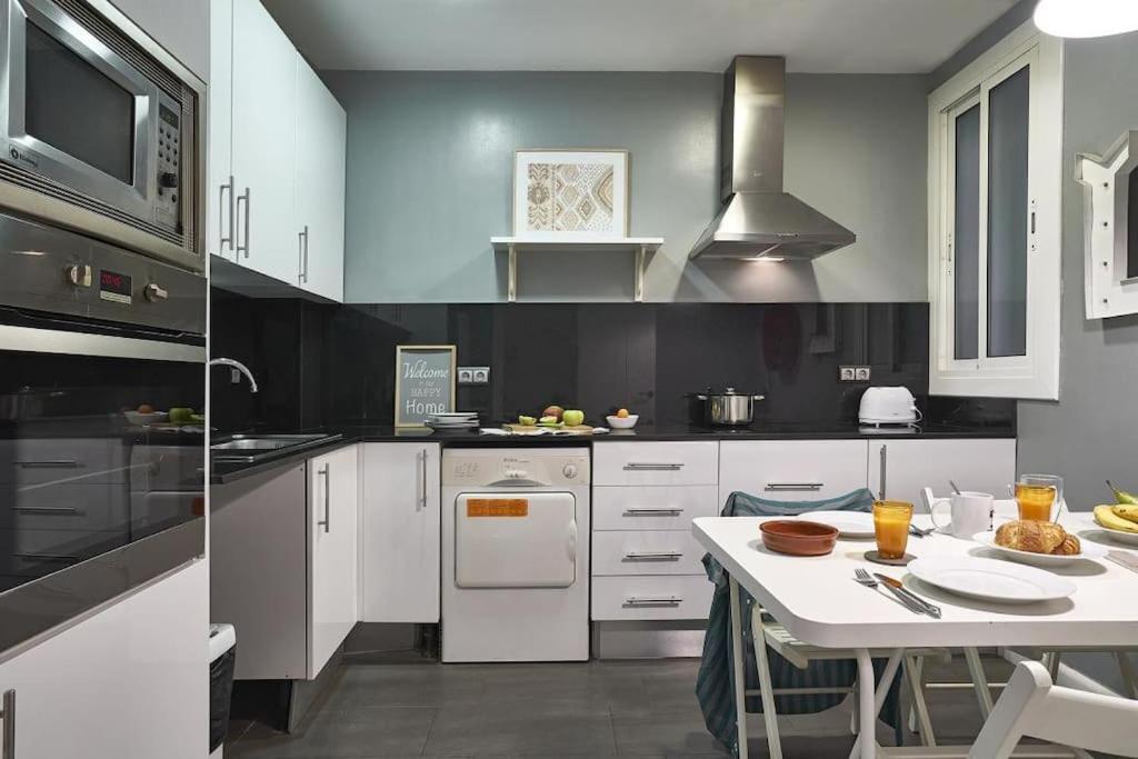 Magnificent 4 Bedroom In Eixample