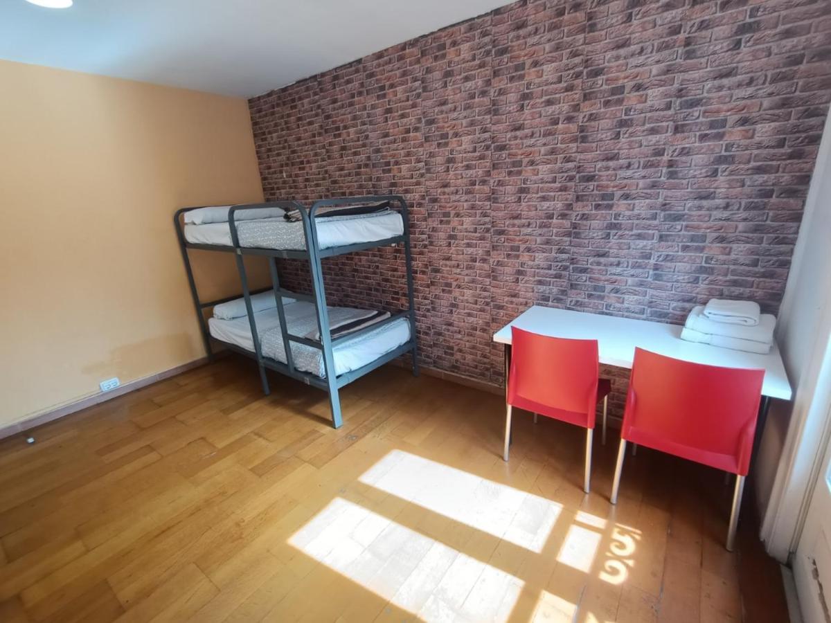 Hostal Diagonal House *