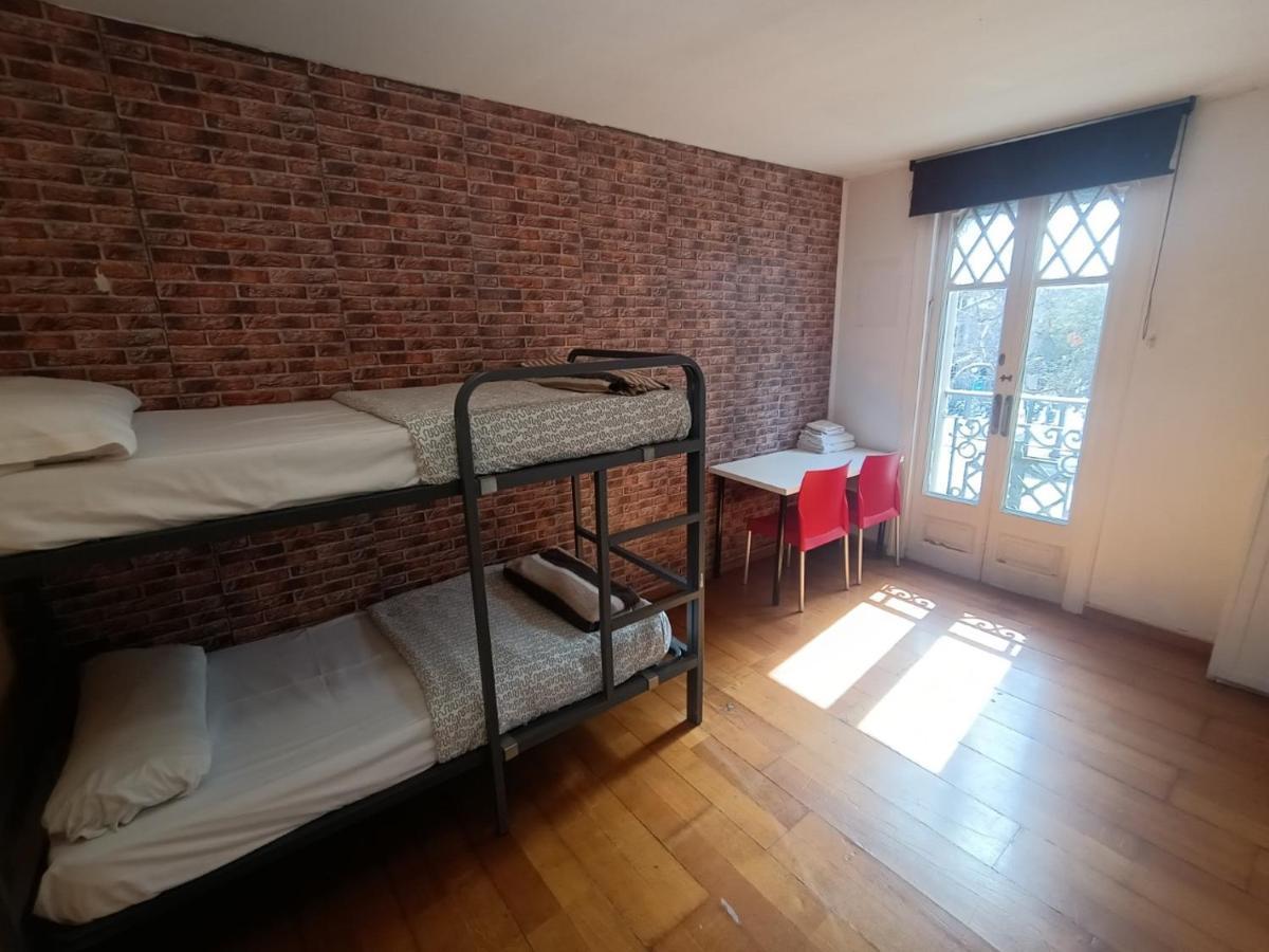Diagonal House Hostal *