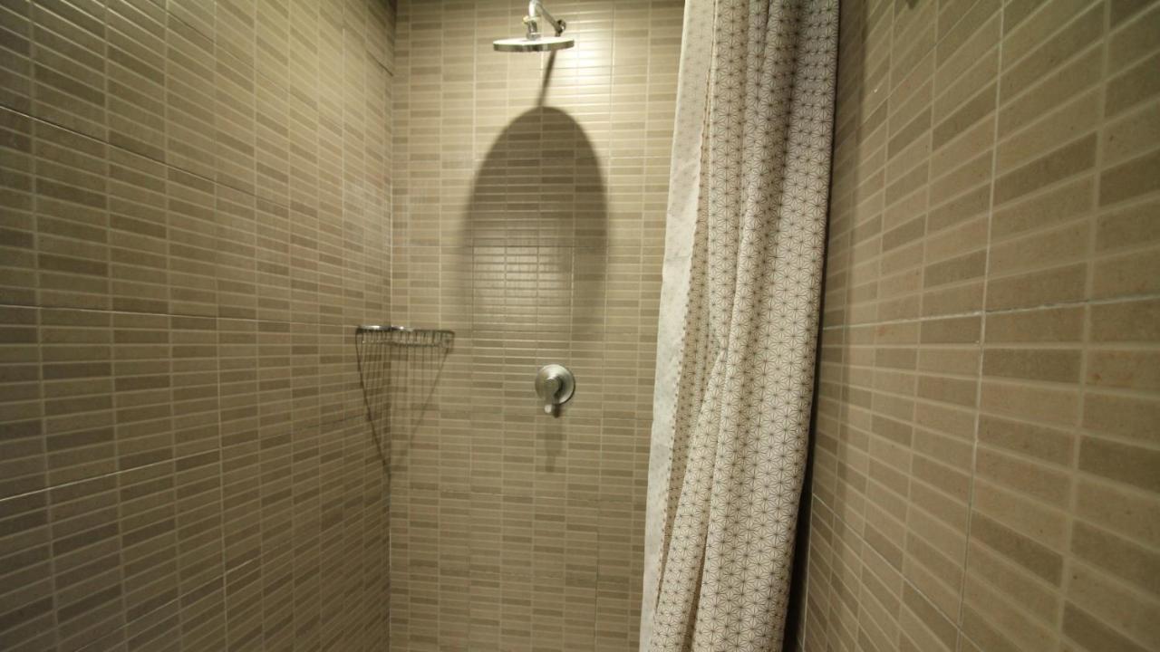 Hostal Paraiso *
