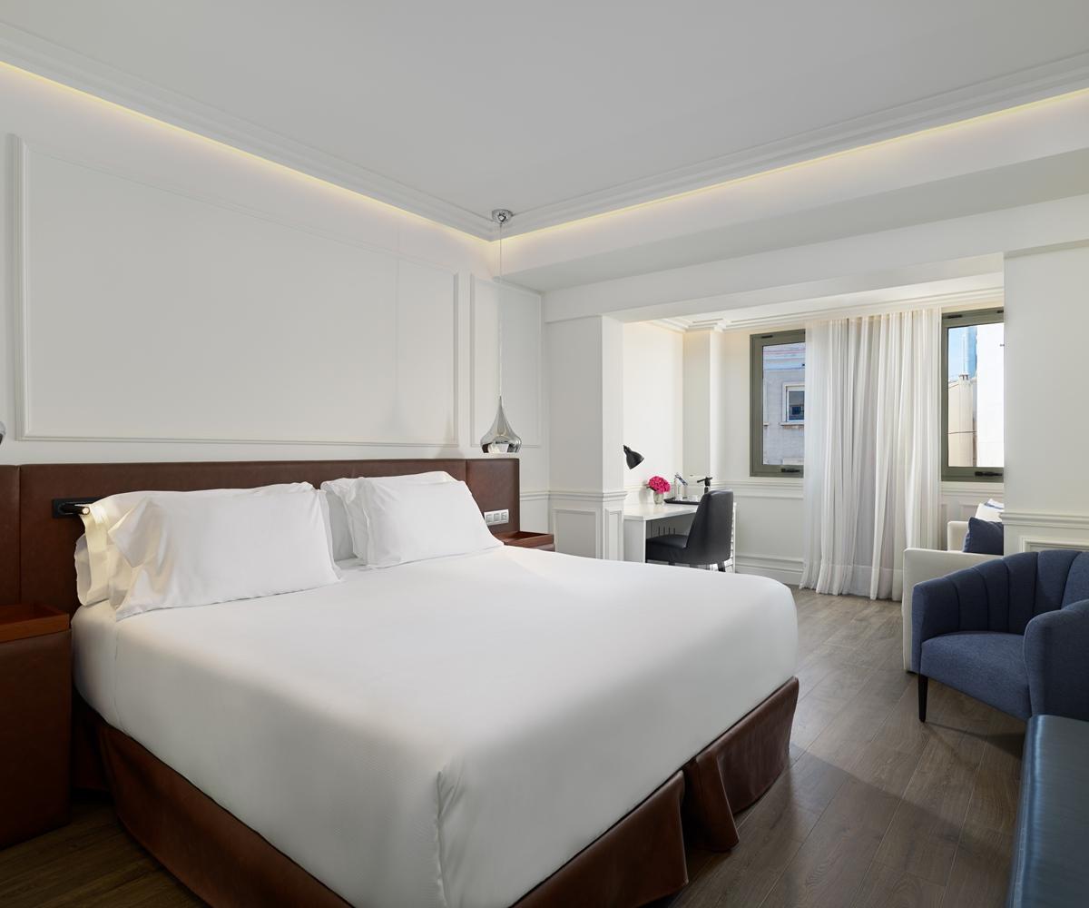 H10 Universitat (adults Only)