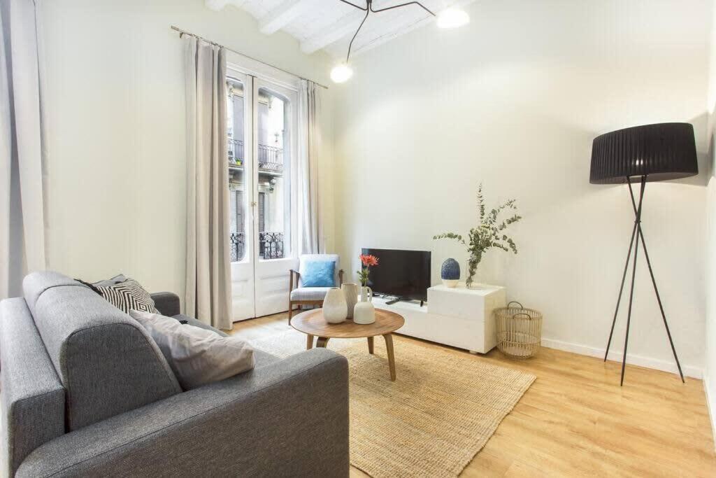Bright And Modern 4bedroom With Terrace In Ramblas P1 Apartamento Barcelona