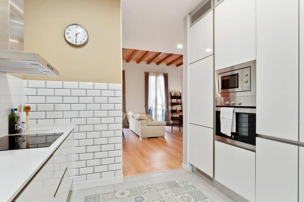 Arc De Triomf Luxury Modern 2-bedroom 2-bathroom * Barcelona