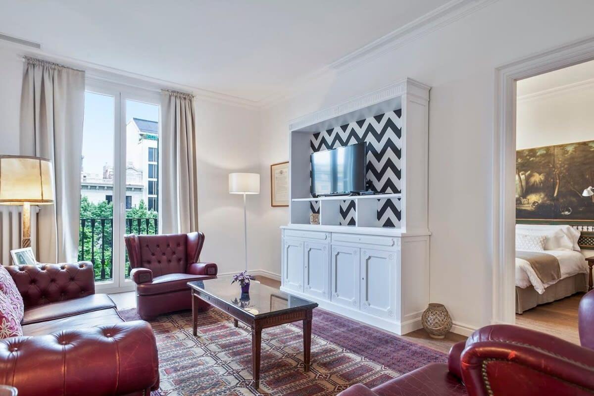 Casa Batllo - Luxury Historic 4bd 4bth For 9 Guests Apartamento