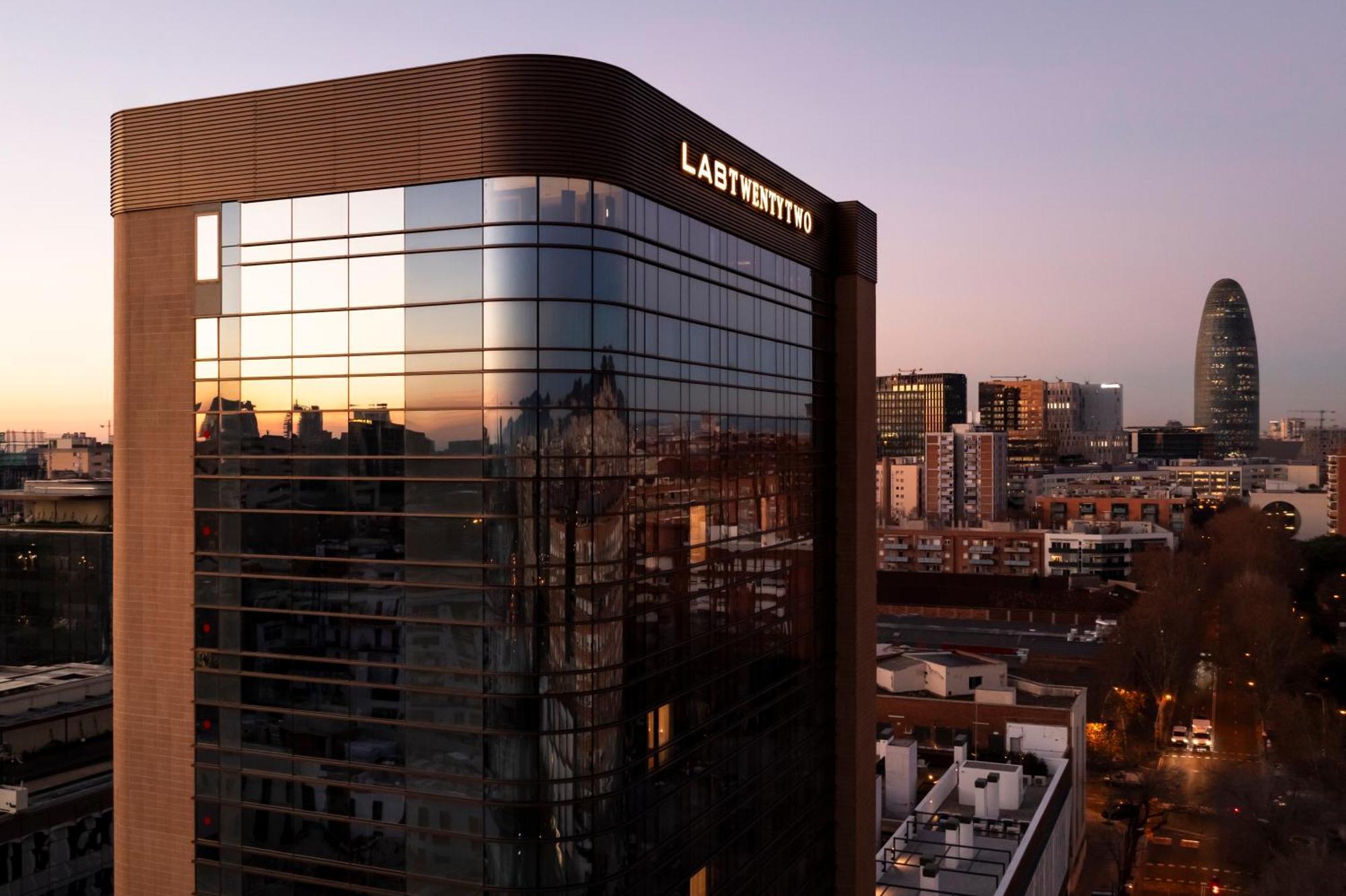 Labtwentytwo Barcelona, A Tribute Portfolio 4*