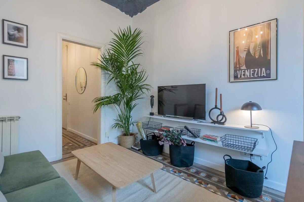 Elegant 4 Bedrooms 3 Bathrooms Catalan Apartamento *