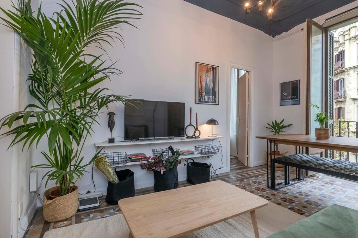Elegant 4 Bedrooms 3 Bathrooms Catalan
