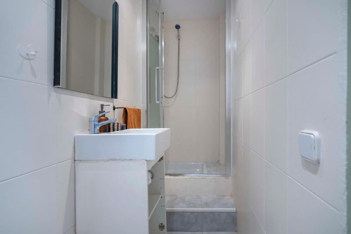 Elegant 4 Bedrooms 3 Bathrooms Catalan