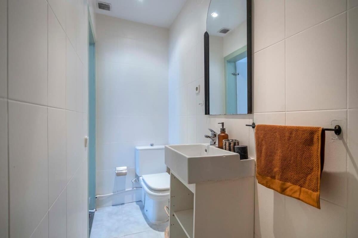 Elegant 4 Bedrooms 3 Bathrooms Catalan Apartamento *