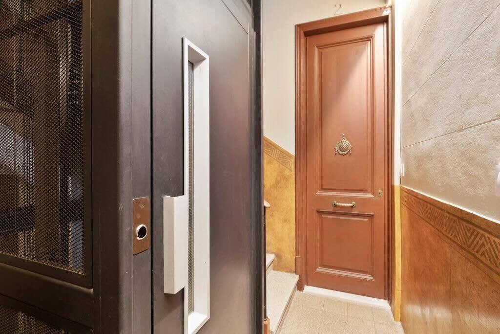 Apartamento Arc De Triomf Luxury Modern 2-bedroom 2-bathroom Barcelona