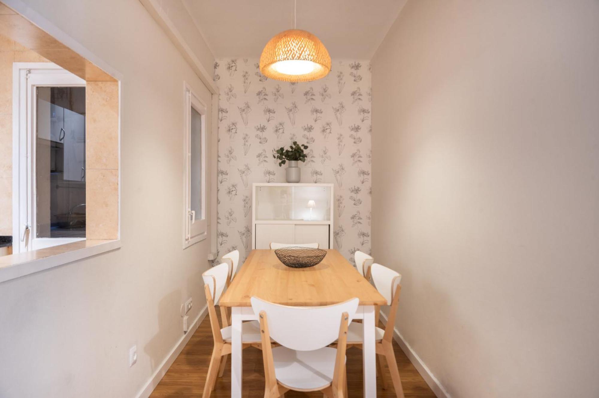 Comfortable 3 Bed Next To The Sagrada Familia Apartamento