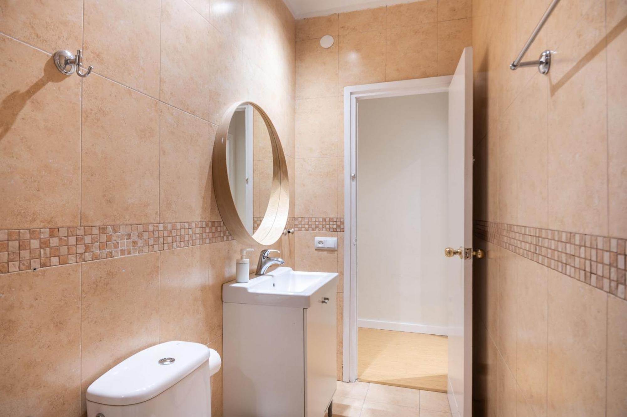 Comfortable 3 Bed Next To The Sagrada Familia Barcelona
