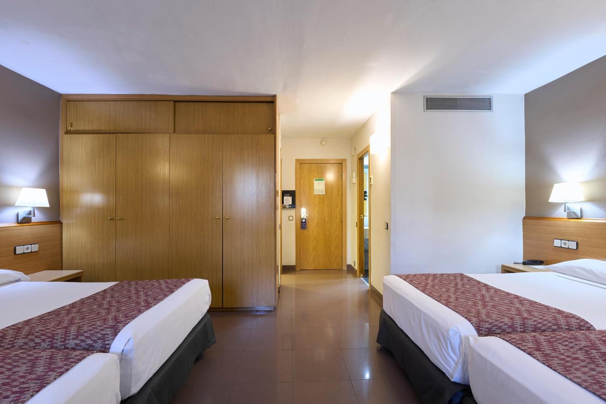 Hotel Catalonia Park Gueell 3*