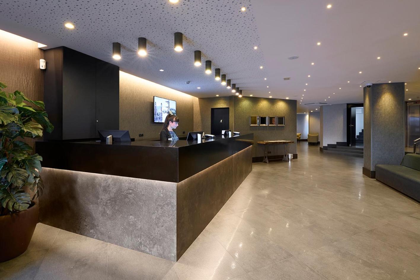 Hotel Catalonia Park Gueell 3*