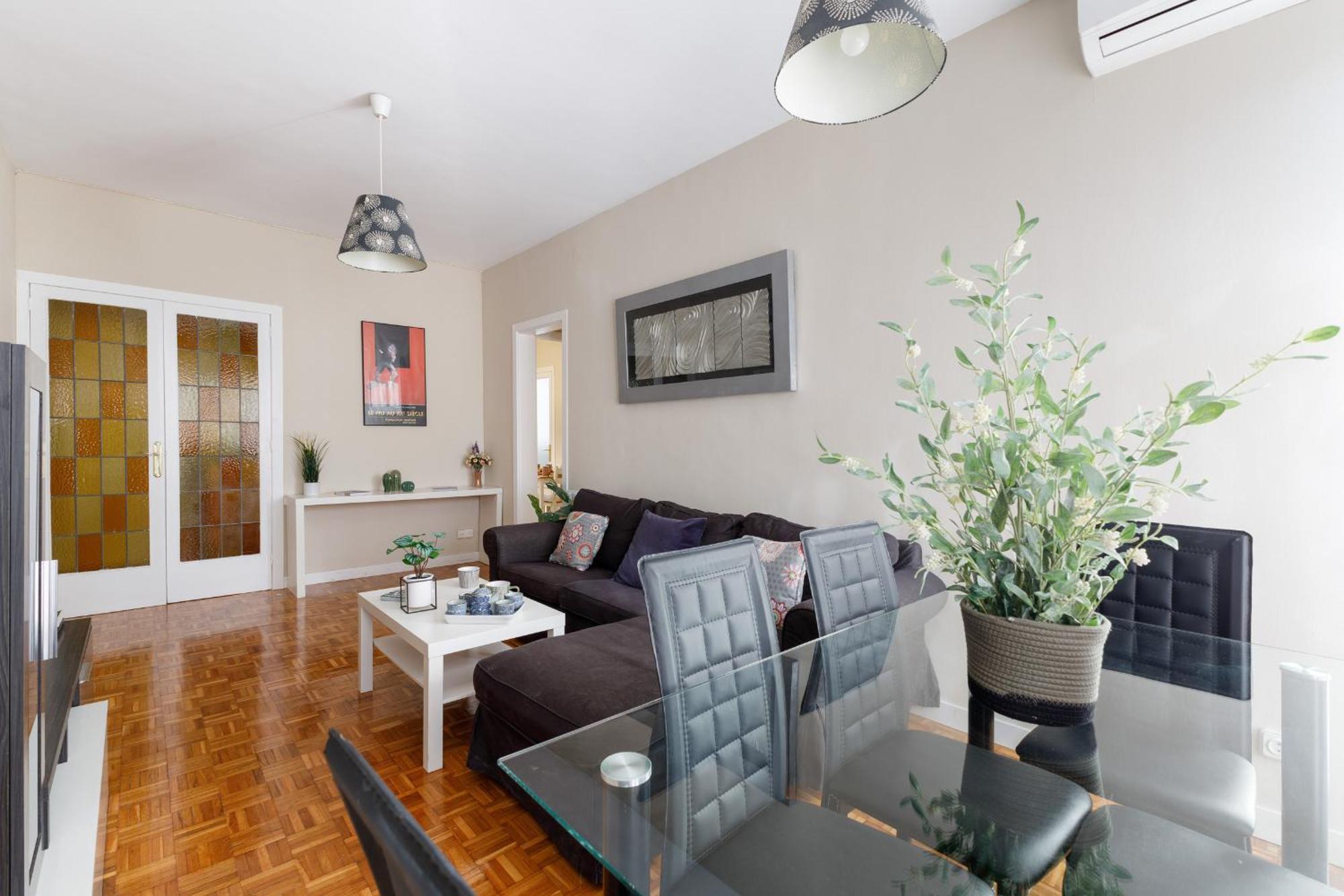 Apartamento Mercat Sant Antoni 4 *