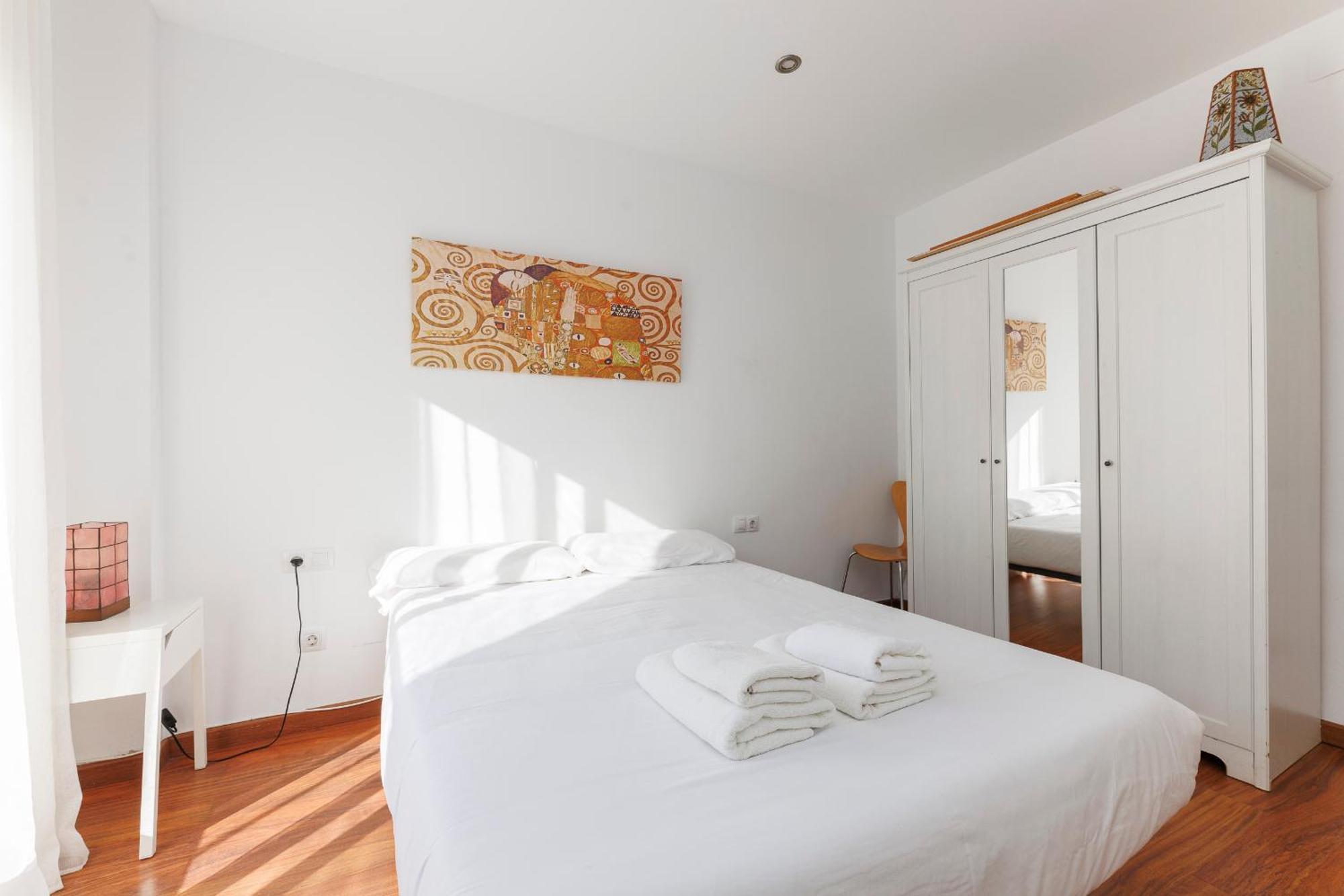 Aparteasy - Private Terrace, 3-bedroom Apartamento Barcelona