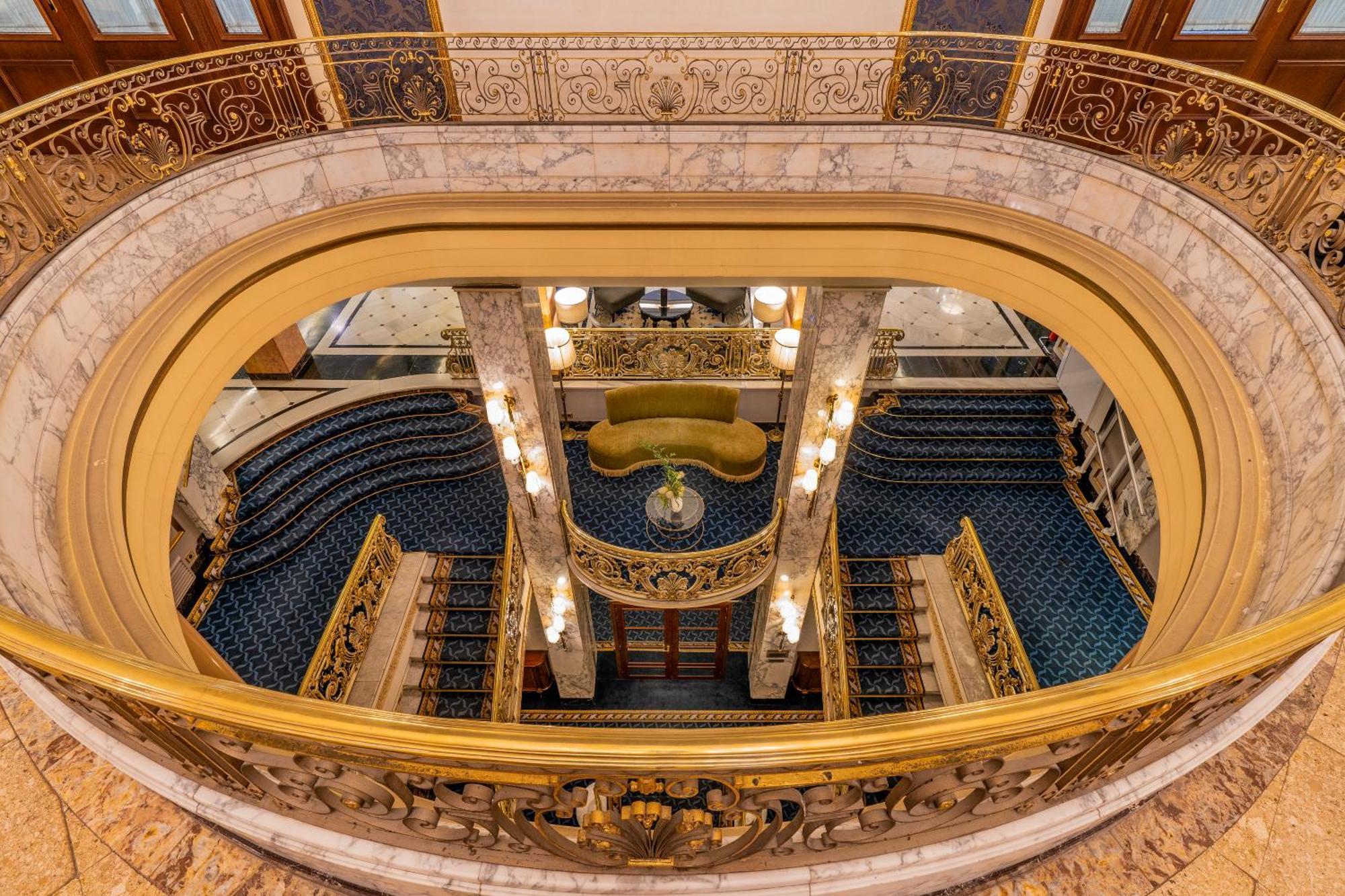 El Avenida Palace Hotel 4*
