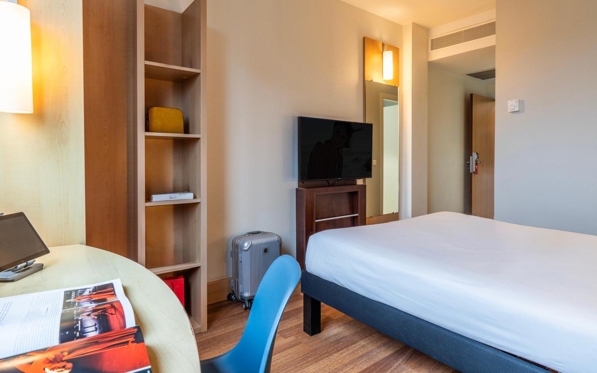 Ibis Plaza Glories 22@ 2*