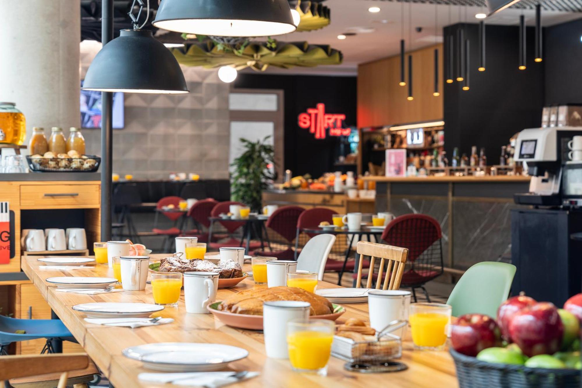 Ibis Plaza Glories 22@