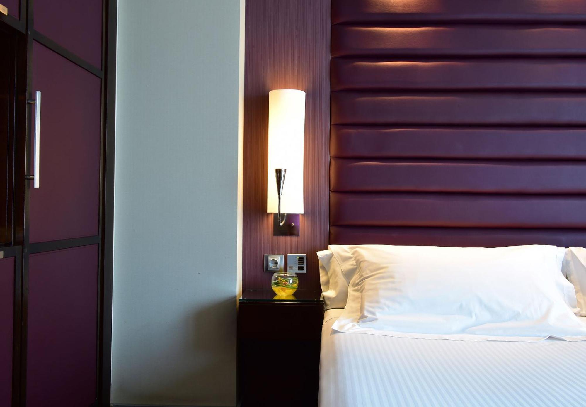 Hotel Pestana Arena 4*