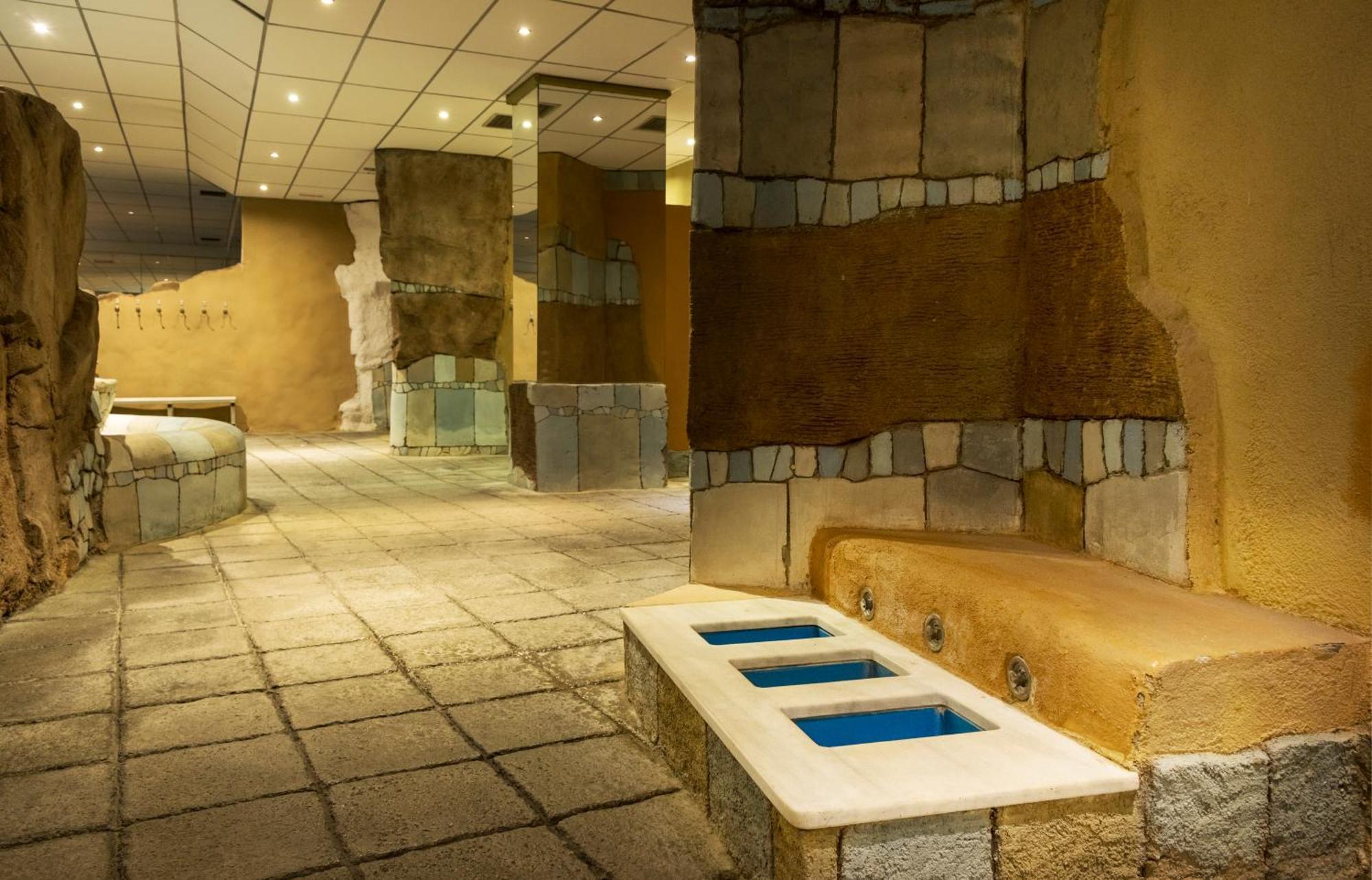 Hotel Senator 4*