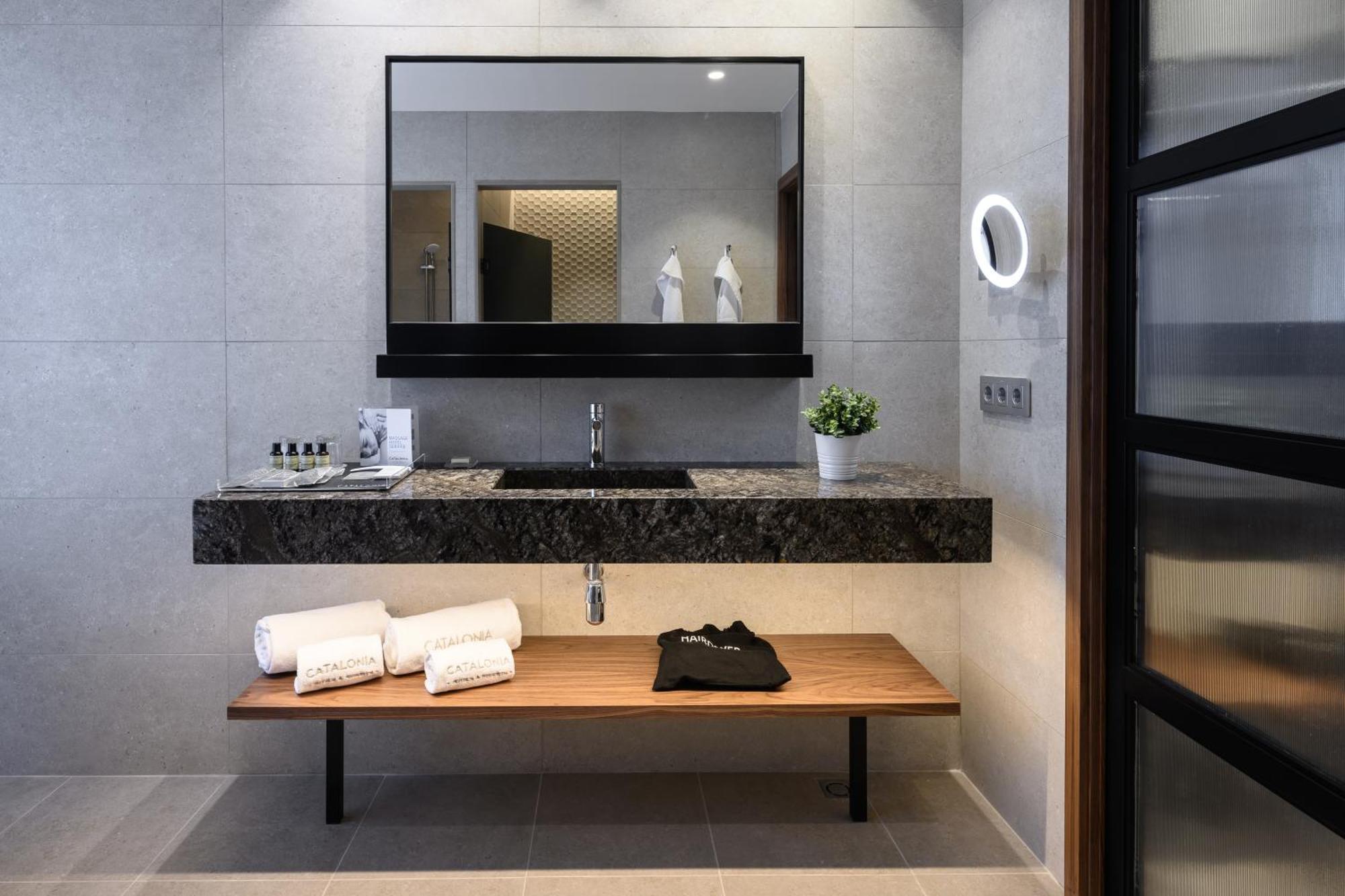 Hotel Catalonia Plaza 4*