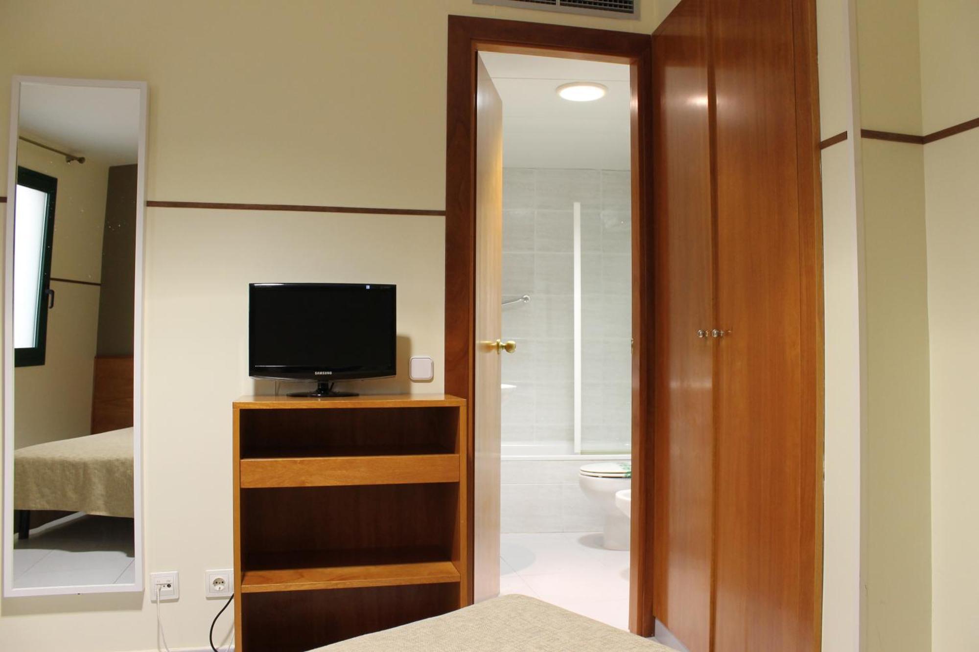 El Jardi Hotel 2*