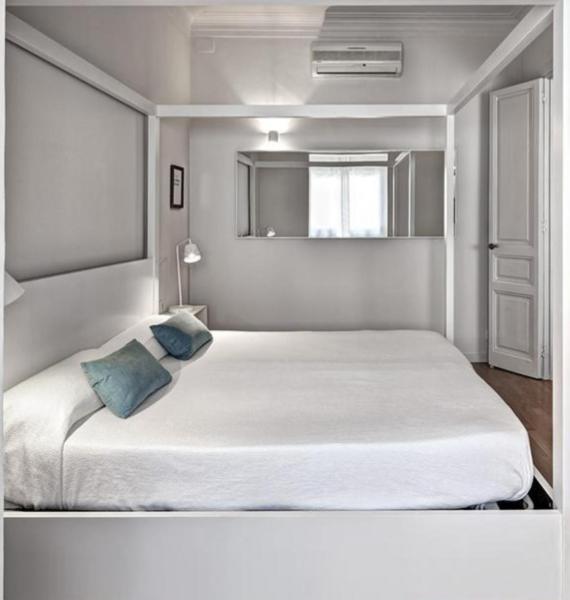 One Bedroom Center