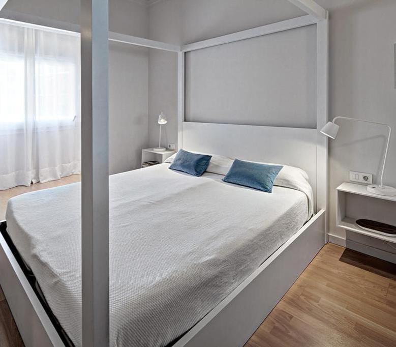 One Bedroom Center *
