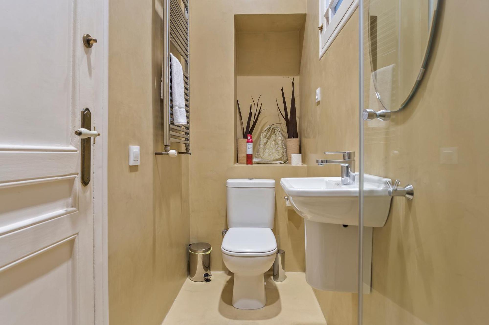 Flateli Universitat Apartment Barcelona