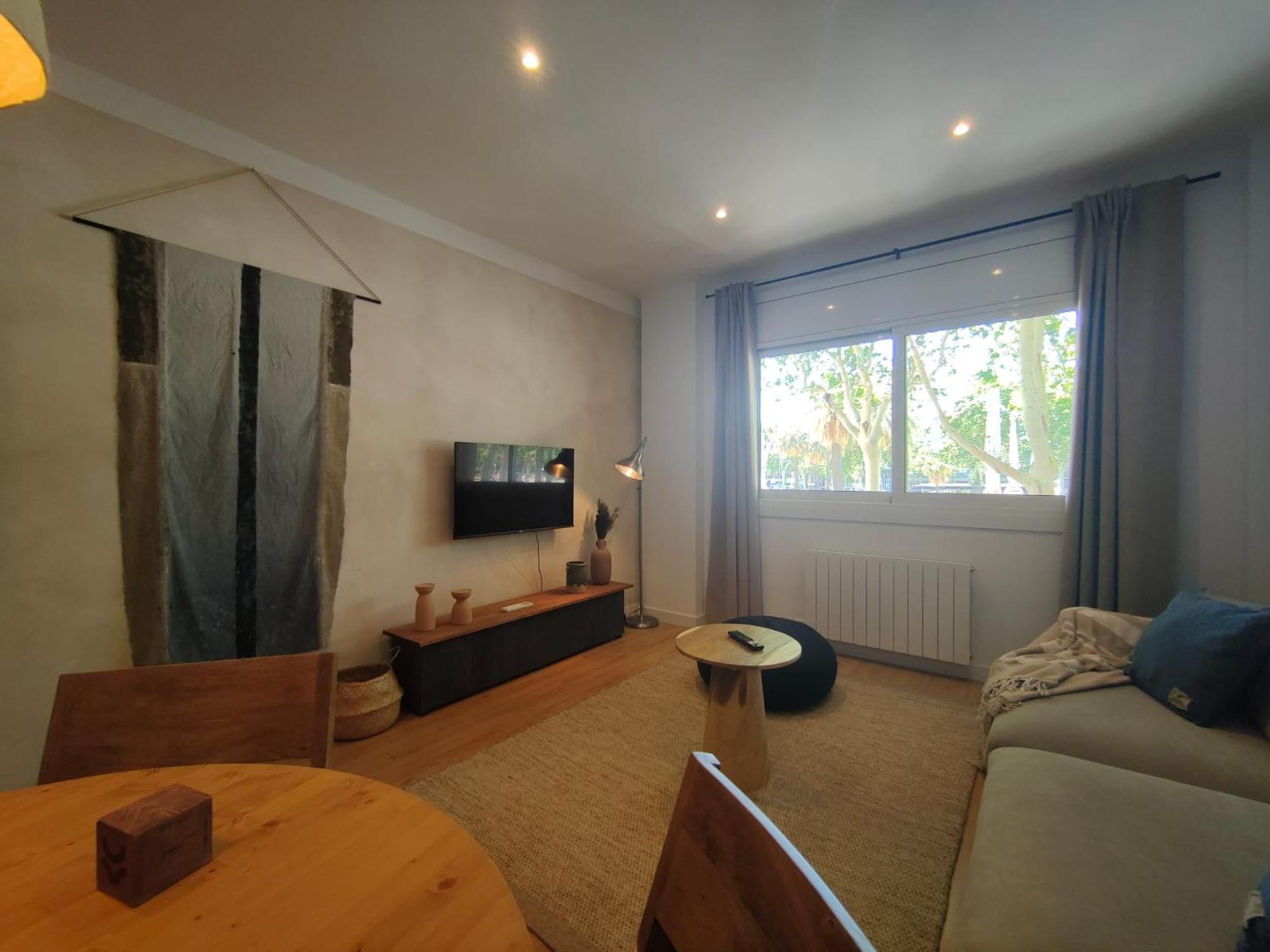 Apartment 2br Central Location *