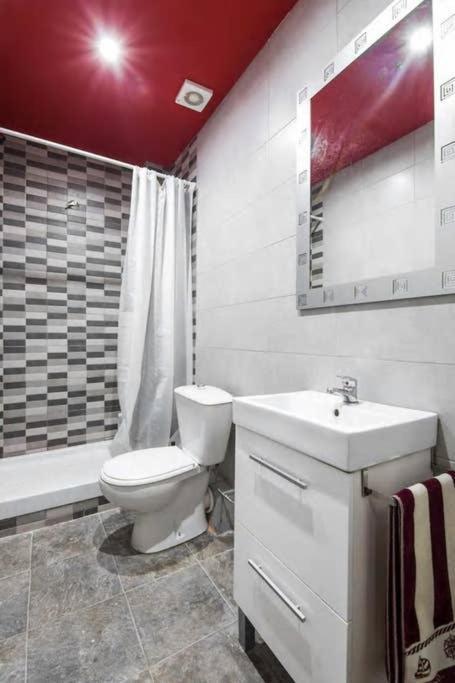 Sagrada Familia Double Sunny Metro L-5 Guest house