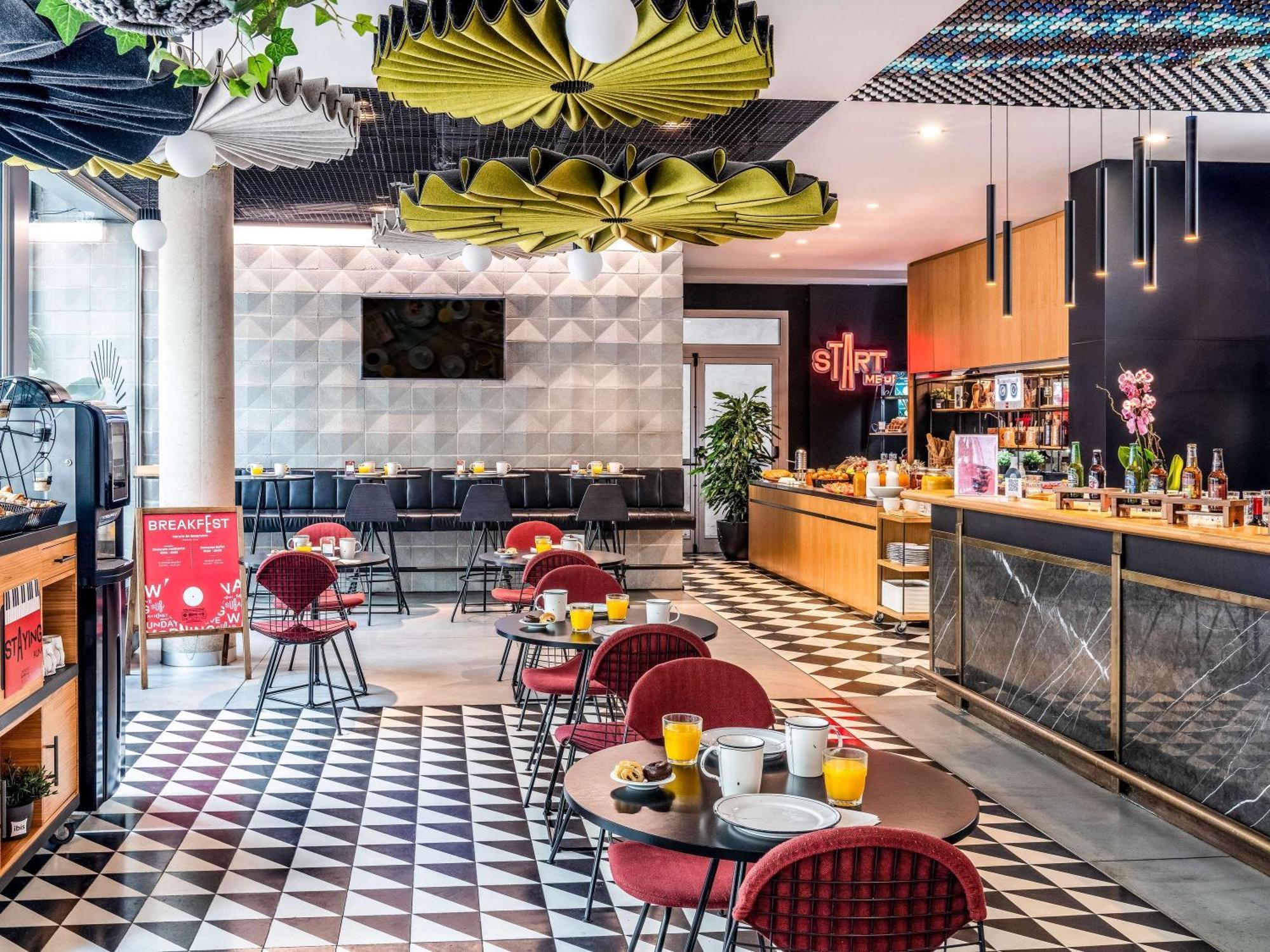 Ibis Plaza Glories 22@