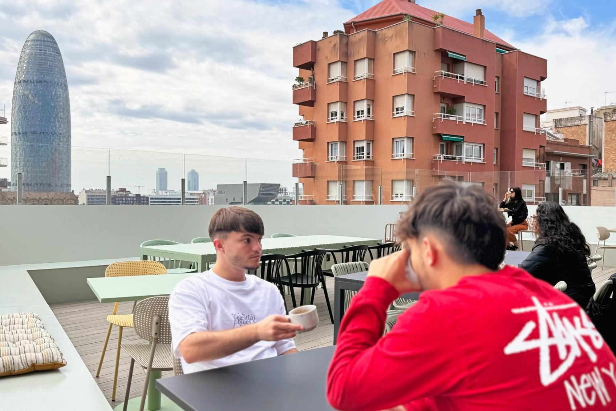 Urbany Hostal