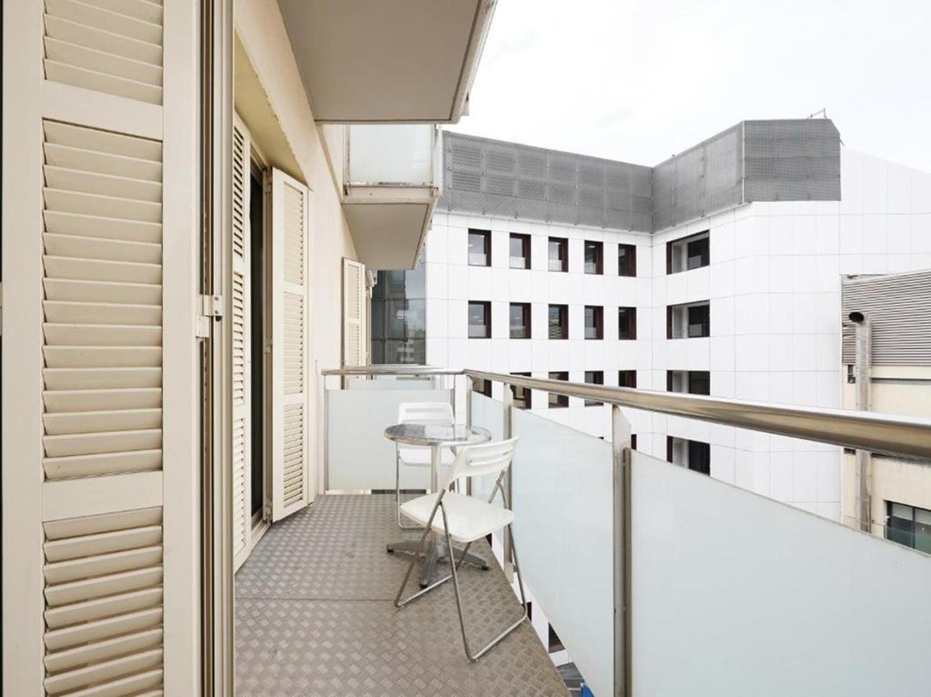 Ola Living Plaza Catalunya Apartamento *